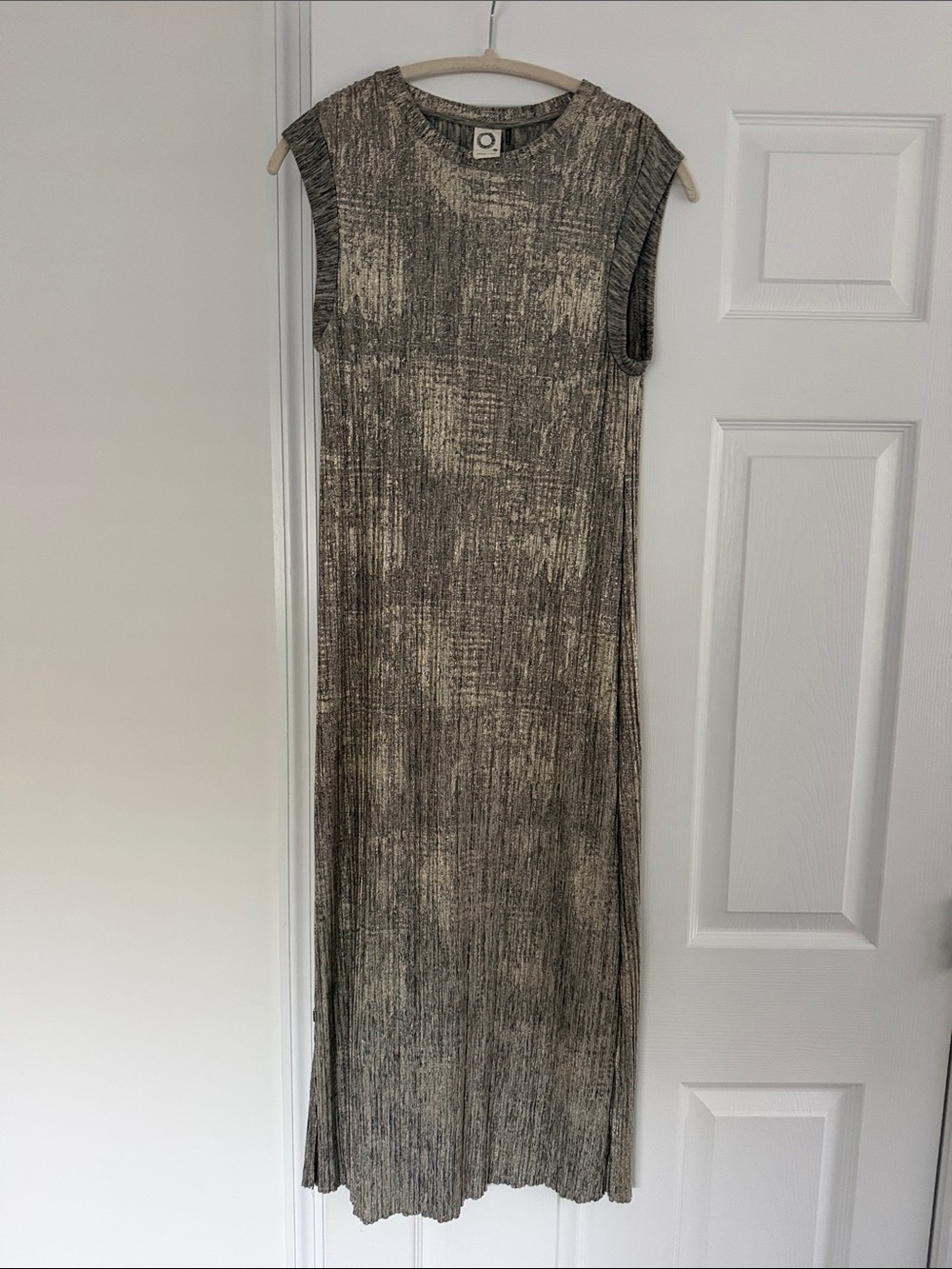 Amemi & Kim Sleeveless Textured Maxi Dress in metallic